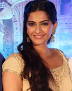 Aanand Rai, Sonam Kapoor, Dhanush and Krishika Lulla Aanand Rai, Sonam Kapoor, Dhanush and Krishika Lulla