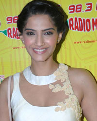 Sonam Kapoor at Raanjhnaa Music Launch