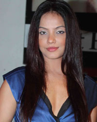 Neetu Chandra at Ramaiya Vastavaiya Special Screening