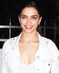 Deepika Padukone at Ranbir and Deepika Watch a Play at Prithvi Theatre