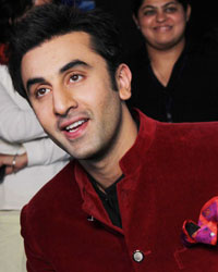 Ranbir Kapoor at Ranbir and Neetu on the sets of KBC