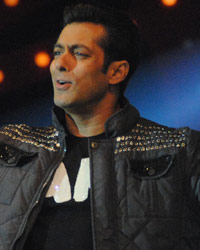 Salman Khan at Saifai Mahotsav 2014