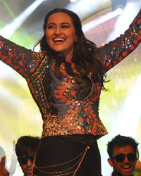 Sonakshi Sinha at Saifai Mahotsav 2016