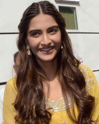 Sonam Kapoor at Salman Celebrates Diwali with Dharavi Rocks