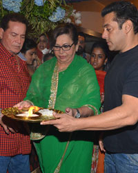 Salim Khan, Helen and Salman Khan Salim Khan, Helen and Salman Khan