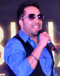 Mika Singh at Salman Unveils Aaj Ki Party Song