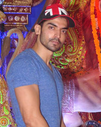 Gurmeet Choudhary at Sarbojanin Durga Puja 2015