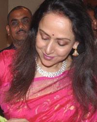 Sarvam Shashvatam, a unique exhibition by architect and artist Sharvari Luth, designer Shobhana Datar along with her daughter Sneha Datar-Limaye