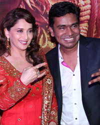 Anubhav Sinha, Juhi Chawla, Madhuri Dixit and Mushtaq Shiekh Anubhav Sinha, Juhi Chawla, Madhuri Dixit and Mushtaq Shiekh