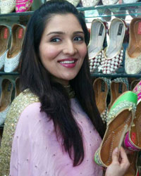 Tina Ahuja at Second Hand Husband Team Visit Amritsar