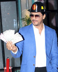 Shah Rukh Khan at Shah Rukh Khan Launches Kidzania