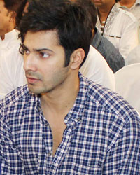 Jackie Shroff, David Dhawan and Varun Dhawan