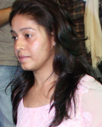 Sunidhi Chauhan at Sharafat Ali Khan Condolence Meet