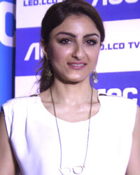 Soha Ali Khan at Soha Unveils Smallest 3D TV