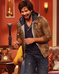 Shahid Kapoor at Sonakshi and Shahid Promote R Rajkumar