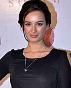 Evelyn Sharma at Sonam Modi Collection Launch