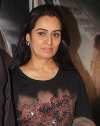 Padmini Kolhapure along with her husband Pradeep Sharma Padmini Kolhapure along with her husband Pradeep Sharma