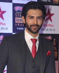 Kartik Aaryan at Star Screen Awards 2015