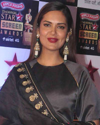 Esha Gupta at Star Screen Awards 2015