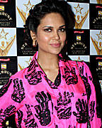 Esha Gupta at Stardust Awards 2013 PC