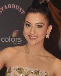 Gauhar Khan at Stardust Awards 2015