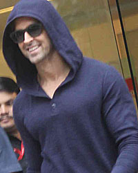 Hrithik Roshan discharged from hospital post brain surgery