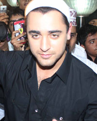 Imran Khan visits Abdul Rehman Shah Baba Dargah Imran Khan visits Abdul Rehman Shah Baba Dargah