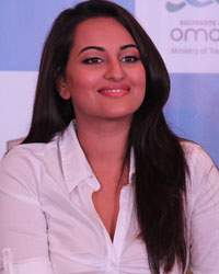 Sonakshi at the Once Upon A Time in Mumbai Dobaara Oman Tourism Press Conference