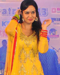 Gurdeep Mehndi, Kavita Verma and Ramji Gulati launched an album 'Goru Goru'