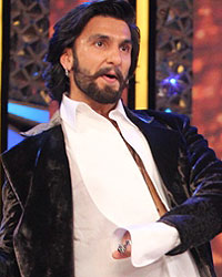 Ranveer Singh performs with Ganesh Acharya on the sets of DID 4