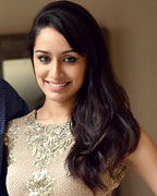 Aditya Roy Kapoor and Shraddha Kapoor durng the promotional event of 'Aashiqui 2'