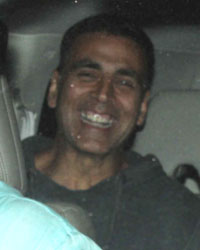 Akshay Kumar Snape at Juhu PVR along with his Wife and Son
