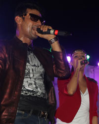 Meet Bros and Khushboo Grewal rock it in Ahmedabad