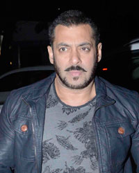 Salman Khan Snapped at Domestic Airport Salman Khan Snapped at Domestic Airport