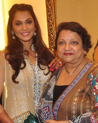 Sujata Ahuja and Sanjay Lalwani's Bridal Collection launch