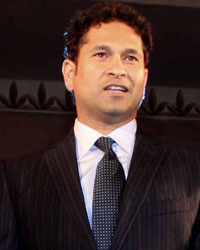 Sanjay Warke, Sachin Tendulkar and Sivakumar N at Toshiba 2013 Series Laptops Launch