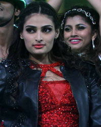 Athiya Shetty at Umang Mumbai Police Show 2016