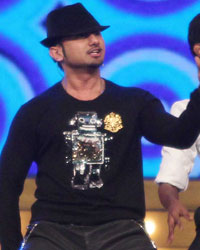 Yo Yo Honey Singh at Umang Police Show 2014