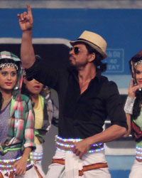 Shah Rukh Khan at Umang Police Show 2014