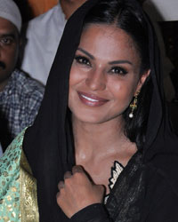 Veena Malik at Veena Malik visits Hazrat Nizamuddin Dargah