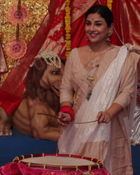 Vidya Balan at Vidya Balan Celebrates Durga Puja