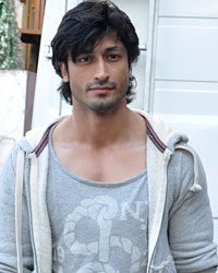 Vidyut Jamwal during a self defense tutorial for young college girls Vidyut Jamwal during a self defense tutorial for young college girls