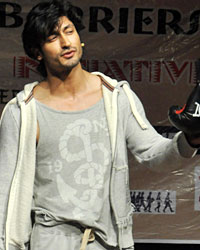 Vidyut Jamwal during a self defense tutorial for young college girls Vidyut Jamwal during a self defense tutorial for young college girls