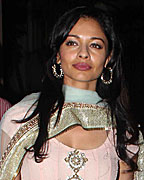 Pooja Kumar and Kamal Haasan Pooja Kumar and Kamal Haasan