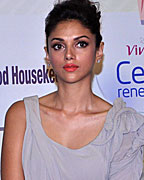 Aditi Rao at Vivel Cell Renew Launch