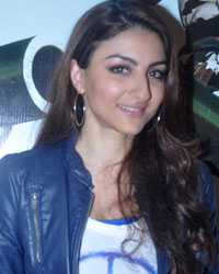 Soha Ali Khan at War Chhod Na Yaar Media Meet