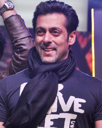 Salman Khan at Worli Festival 2014