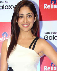 Yami Gautam at Yami Gautam Unveils Samsung Galaxy Note5