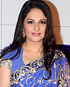 Gracy Singh at Zee Cine Awards 2013