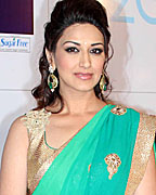 Sonali Bendre at Zee Cine Awards 2013